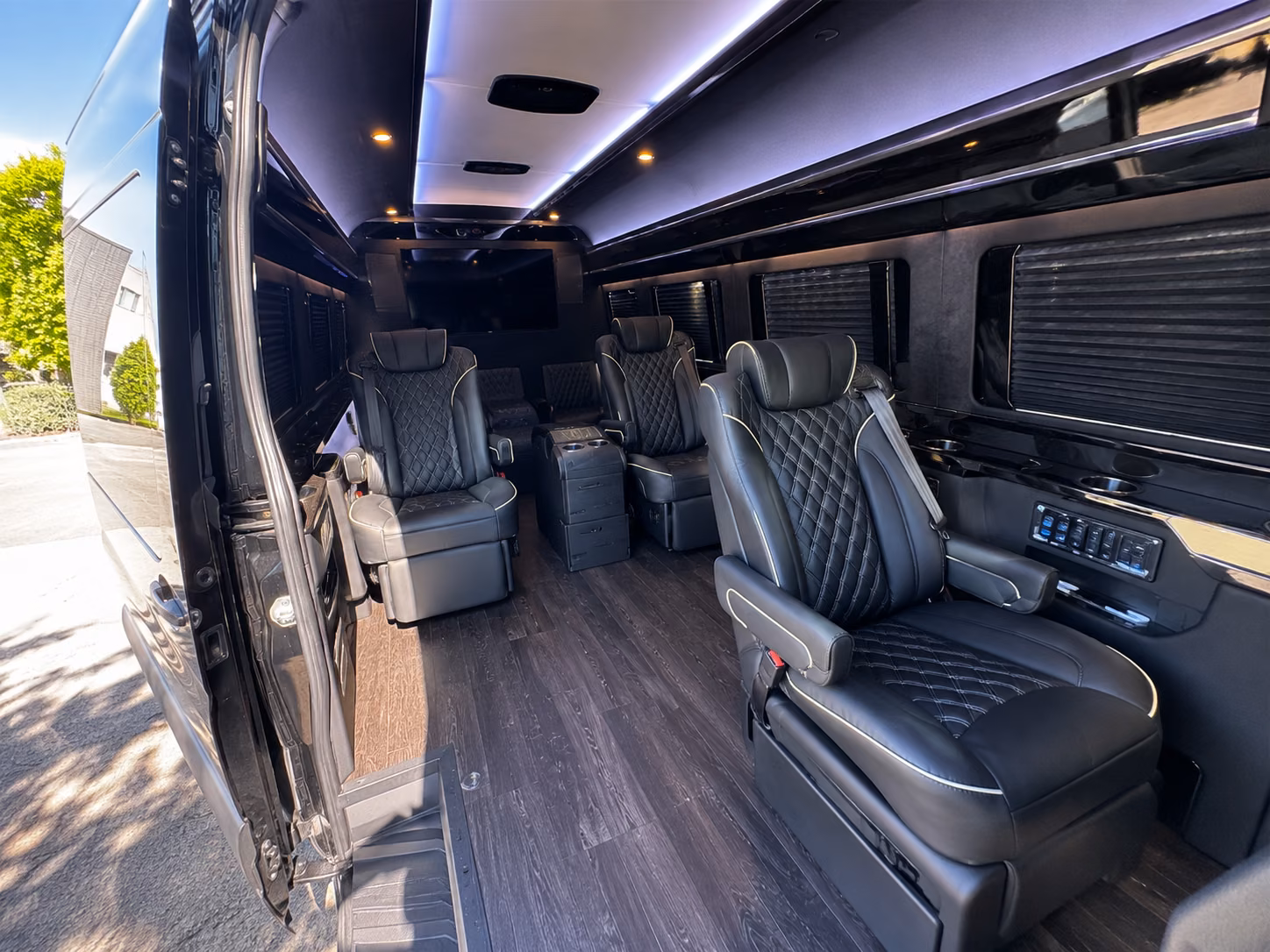 arrange transportation for your next convention or trade show 3