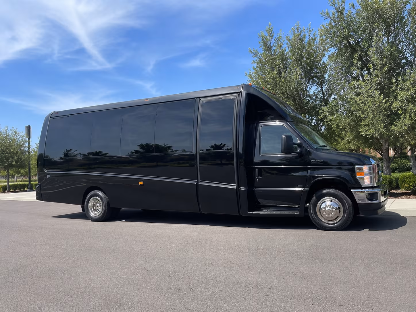 arrange transportation for your next wedding 3