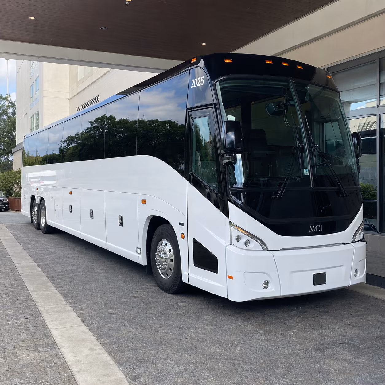 santa maria 54 passenger charter bus