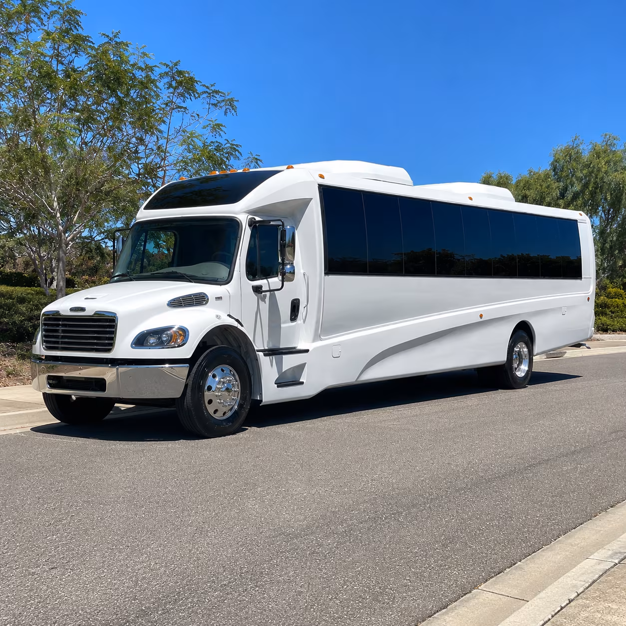 shuttle buses between santa maria hotels and the fairpark convention complex